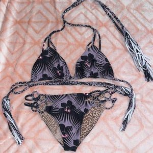 ACACIA modern pacific set